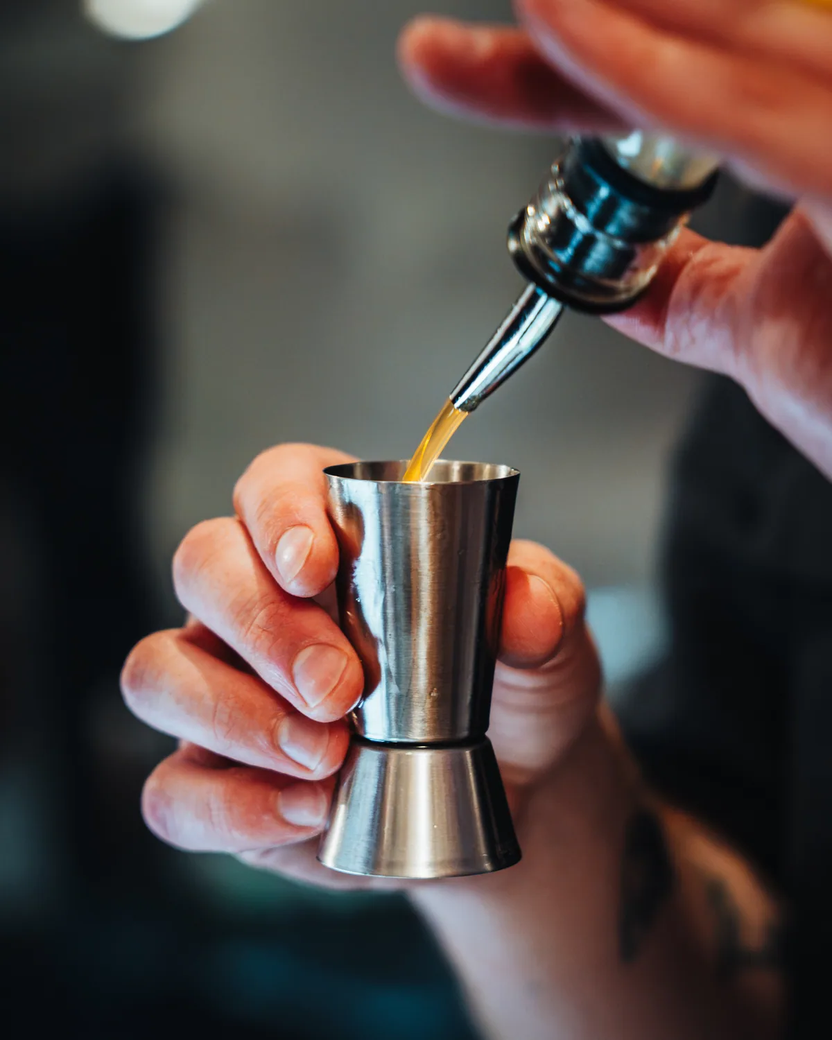 Measuring a pour into the jigger